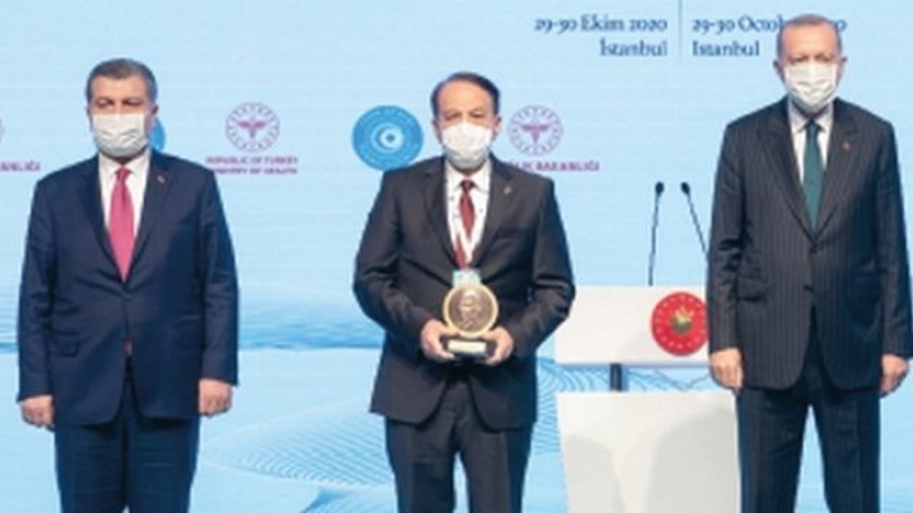 TÜSEB Hizmet Ödülü Koçak Farma’ya verildi