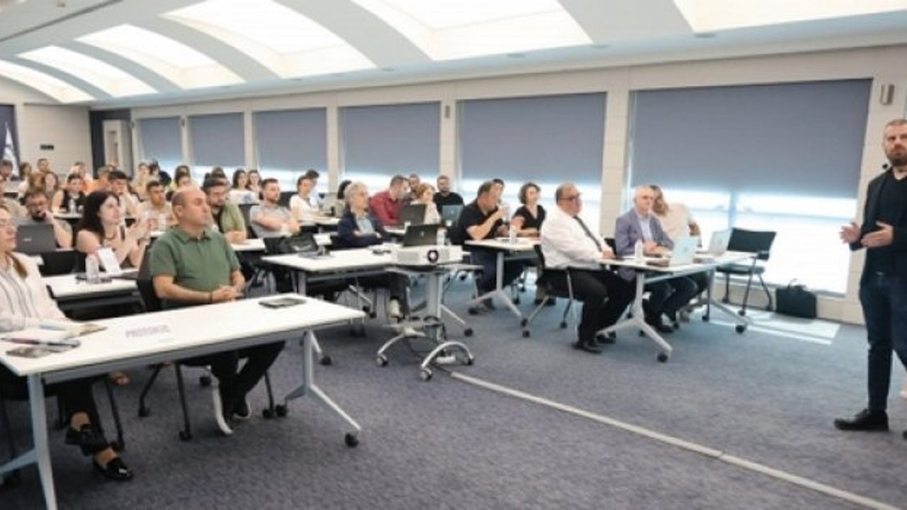 “Prompt Mühendisliği, yapay zekadan yüksek performans almanızı sağlar”